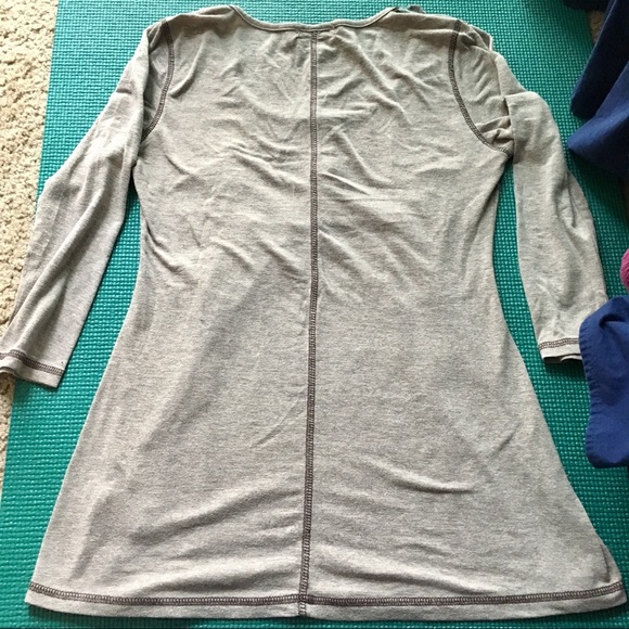*DONATED* OneWorld Tunic - Picture 4 of 4